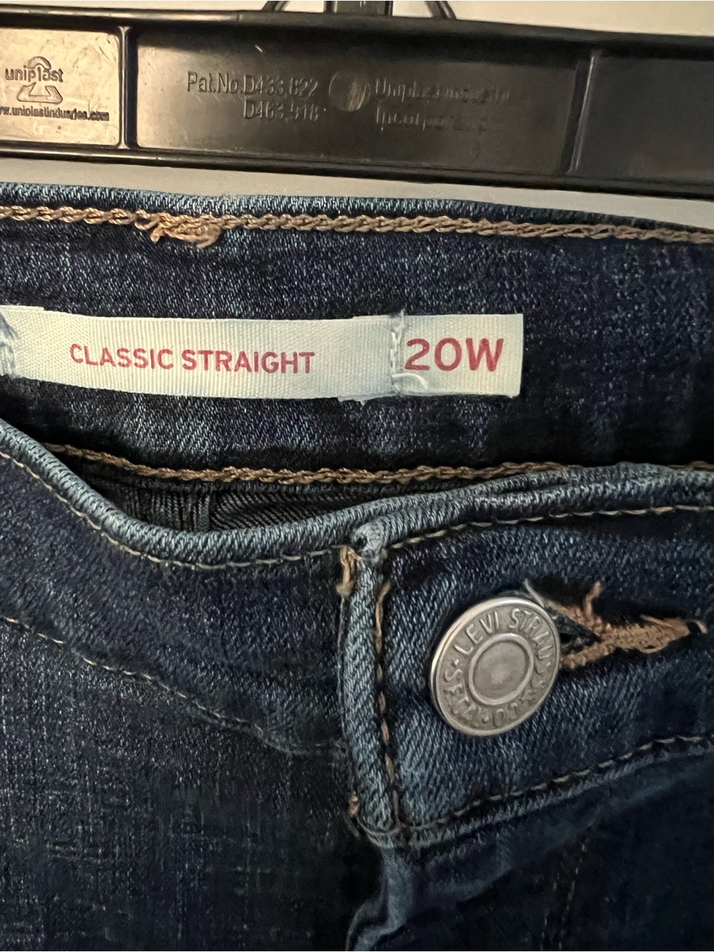 Levi's Women's Straight Leg Jeans in Dark Blue Wash - Picture 2 of 4